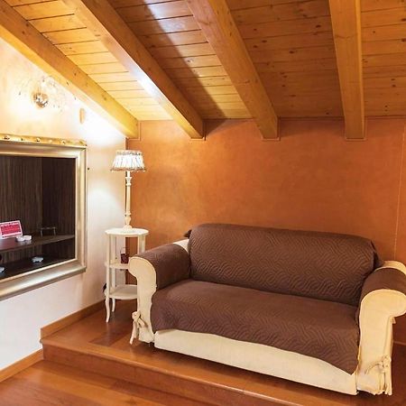 Il Sasso Bianco Bb Apartment Comerio Bagian luar foto