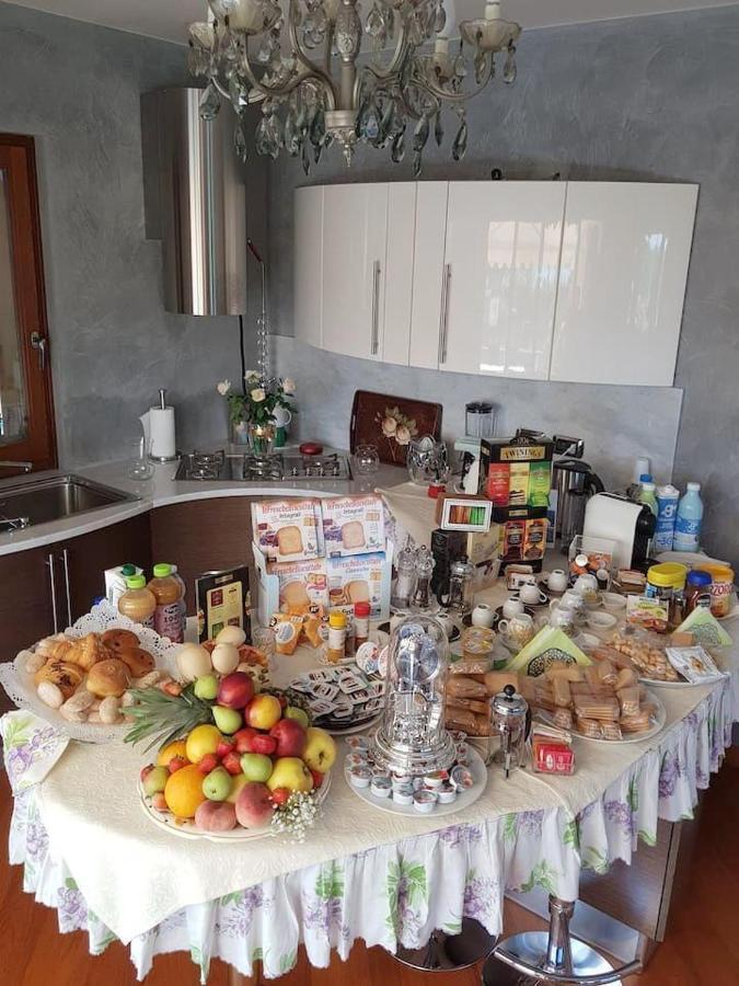 Il Sasso Bianco Bb Apartment Comerio Bagian luar foto