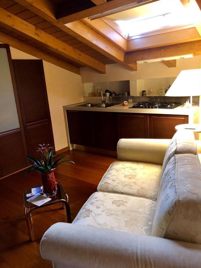 Il Sasso Bianco Bb Apartment Comerio Bagian luar foto