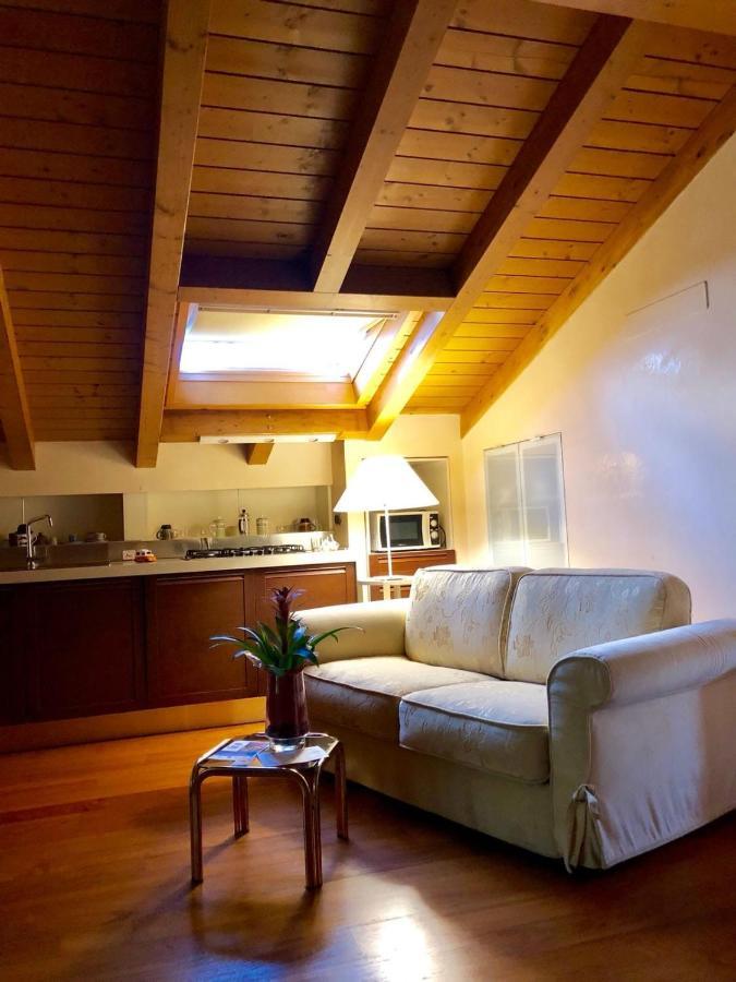 Il Sasso Bianco Bb Apartment Comerio Bagian luar foto